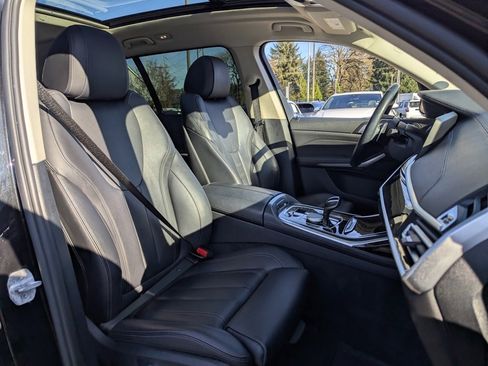 Used 2020 BMW X7 xDrive40i w/ Cold Weather Package image 39