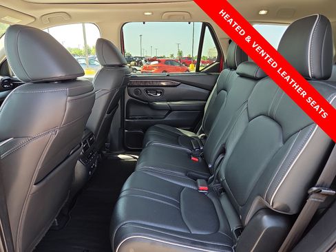 Used 2023 Honda Pilot Elite image 11