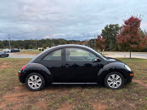 Used 2009 Volkswagen Beetle S image 5