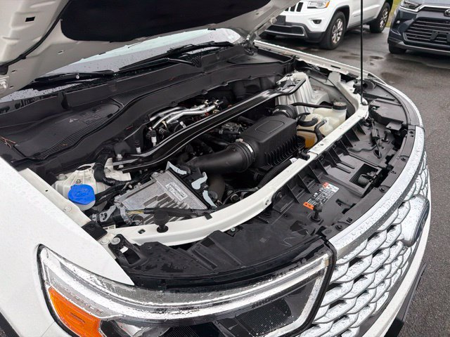 Used 2024 Ford Explorer Platinum w/ Technology Package AWD/4WD image 57