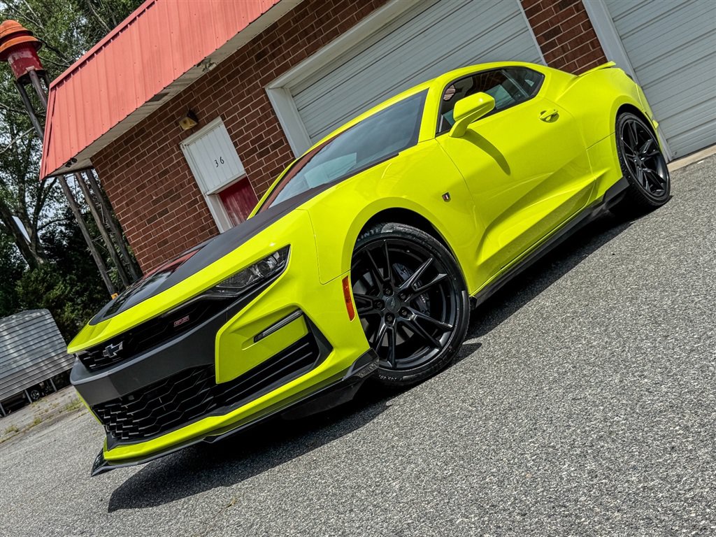 Used 2021 Chevrolet Camaro SS RWD image 3