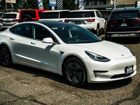 Used 2020 Tesla Model 3 Standard Range Plus RWD image 6