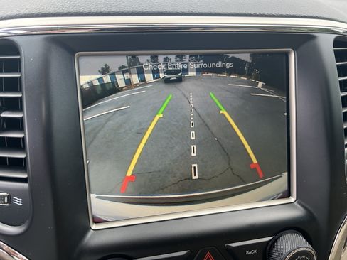 Used 2017 Jeep Grand Cherokee Limited RWD image 26