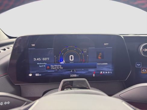 Used 2025 Chevrolet Traverse RS image 11