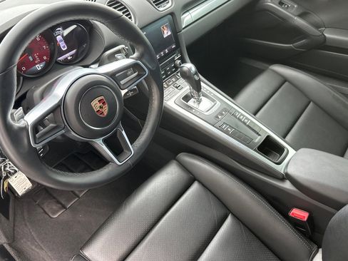Used 2019 Porsche 718 Cayman image 12