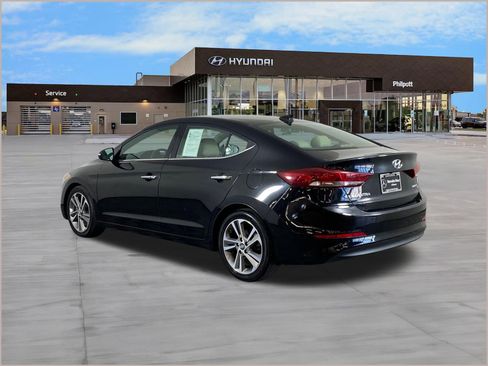 Used 2017 Hyundai Elantra Limited image 3