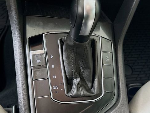 Used 2018 Volkswagen Tiguan S FWD image 16