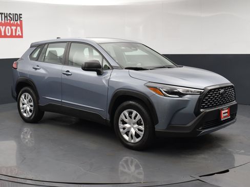 Used 2023 Toyota Corolla Cross L AWD/4WD image 6