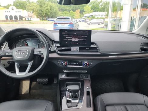 Used 2023 Audi Q5 2.0T Premium w/ Convenience Package AWD/4WD image 18