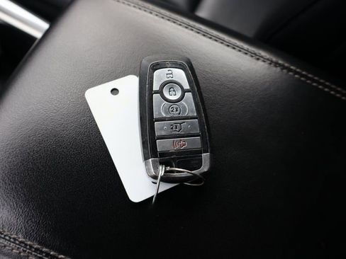 Used 2020 Ford Explorer XLT w/ Equipment Group 202A image 19