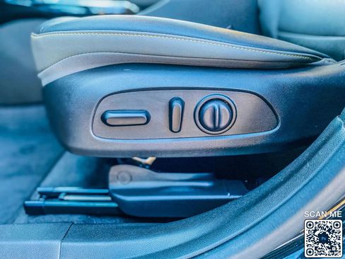 Used 2025 Chevrolet Trax ACTIV w/ Sunroof Package image 18