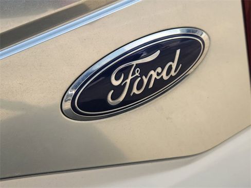 Used 2017 Ford F150 Platinum w/ Equipment Group 701A Luxury image 31