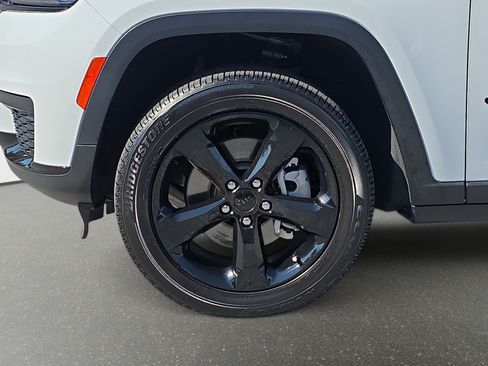 Certified 2023 Jeep Grand Cherokee L Laredo AWD/4WD image 30
