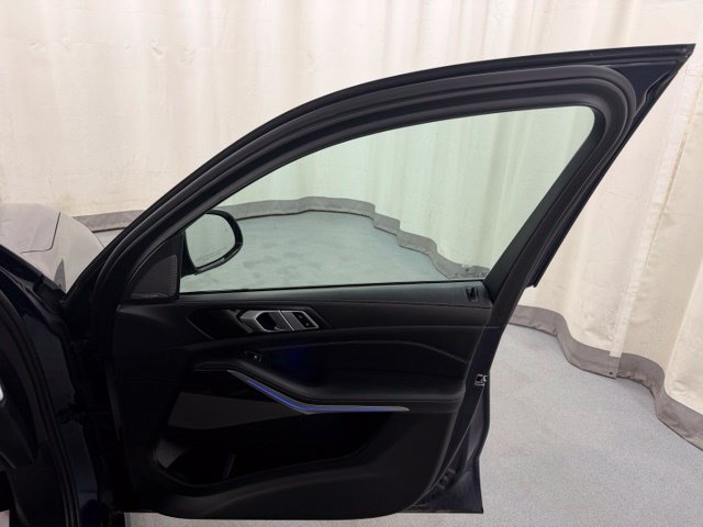 Used 2025 BMW X5 xDrive50e AWD/4WD image 16