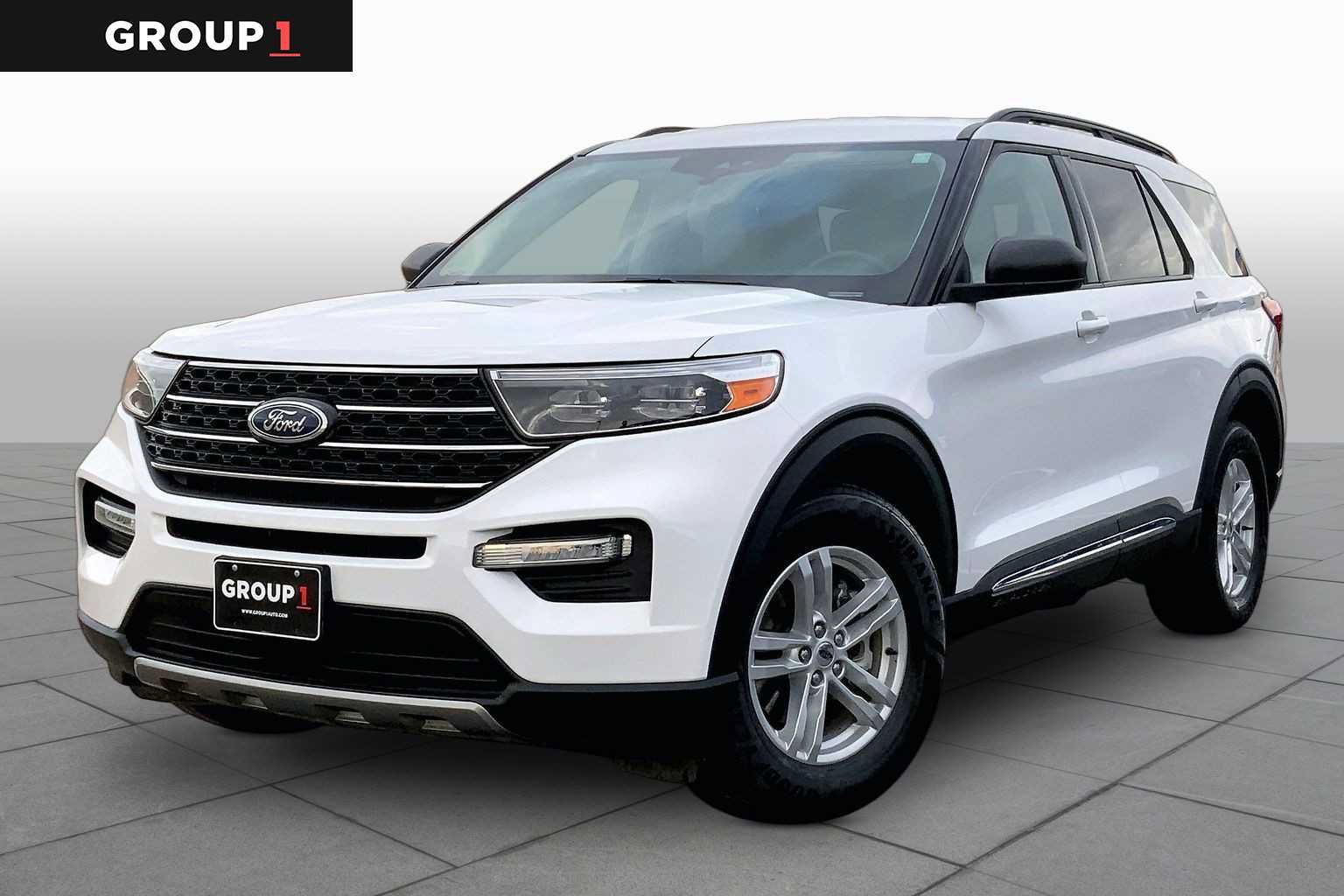 Used 2024 Ford Explorer XLT w/ Equipment Group 202A AWD/4WD image 1