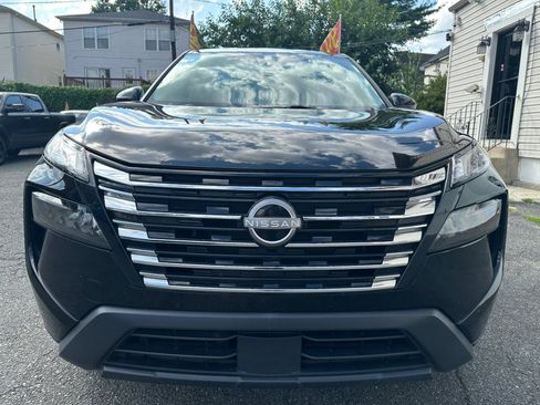 Used 2024 Nissan Rogue SV FWD image 5