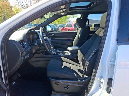 Certified 2022 Dodge Durango SXT w/ Blacktop Package AWD/4WD image 3