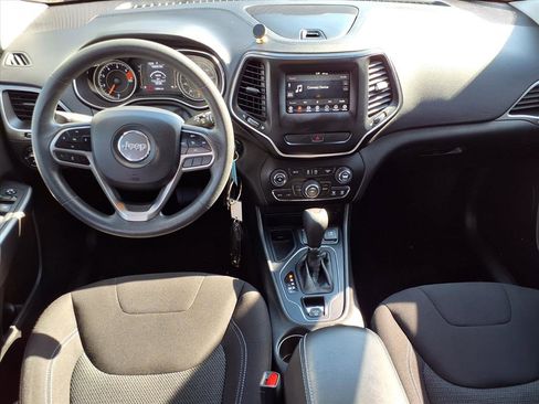 Used 2019 Jeep Cherokee Latitude w/ Popular Appearance Group image 4