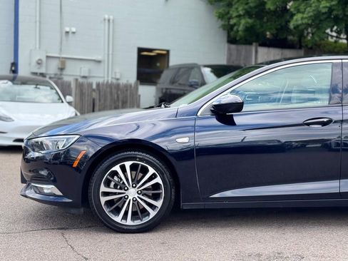 Used 2019 Buick Regal Essence AWD/4WD image 10