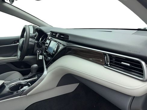 Used 2020 Toyota Camry LE image 40