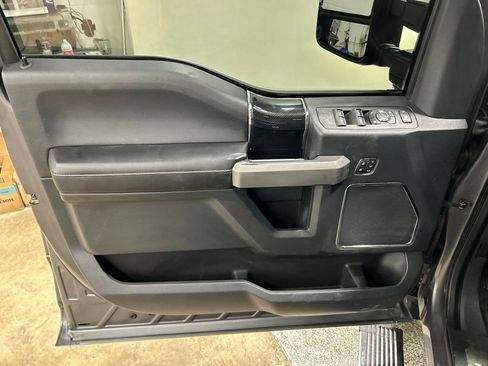 Used 2022 Ford F350 Platinum AWD/4WD image 14