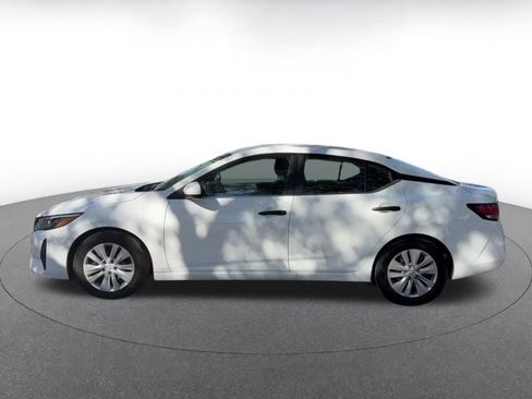 Used 2025 Nissan Sentra S image 9