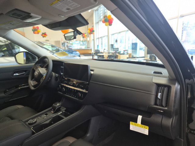 New 2026 Nissan Pathfinder Platinum AWD/4WD image 13