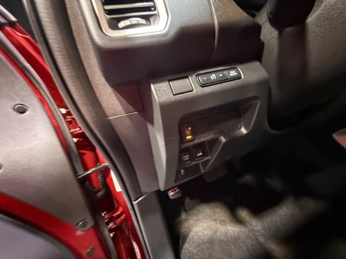 Certified 2023 Nissan Frontier SV w/ Technology Package AWD/4WD image 12