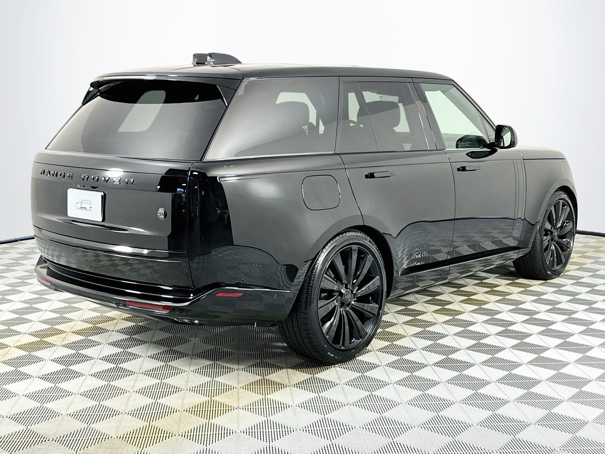 New 2026 Land Rover Range Rover SV AWD/4WD image 5