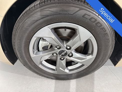 Used 2022 Kia K5 LXS FWD image 4