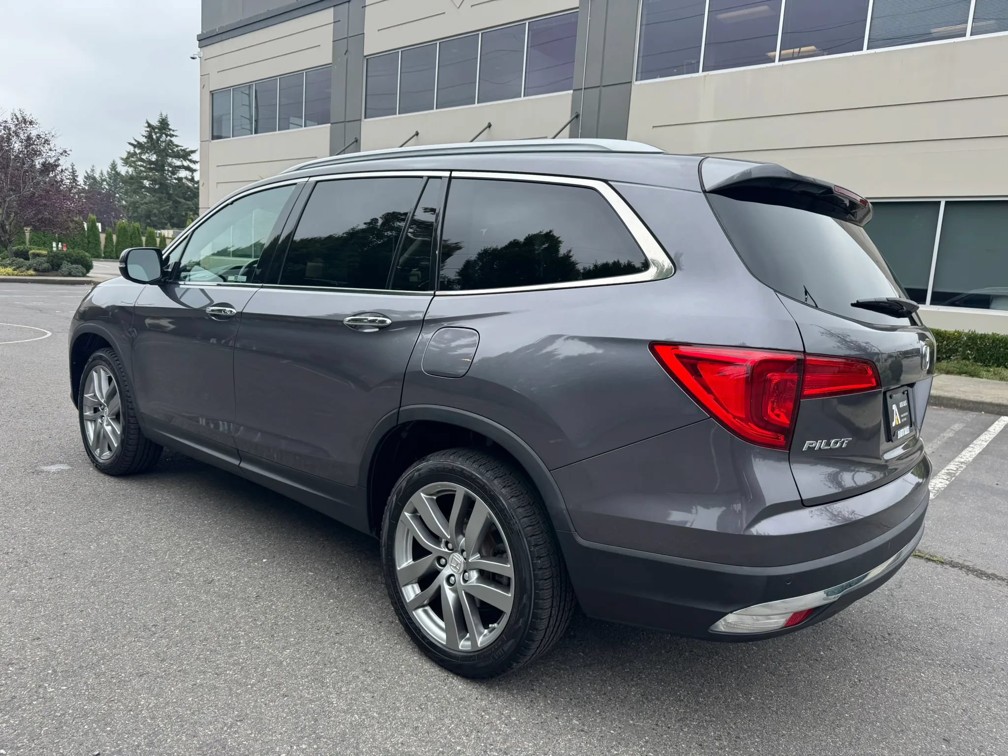Used 2018 Honda Pilot Elite image 7