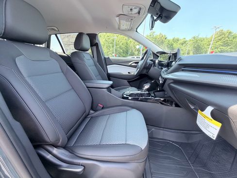 New 2026 Chevrolet Trax LT w/ Driver Confidence Package FWD image 21