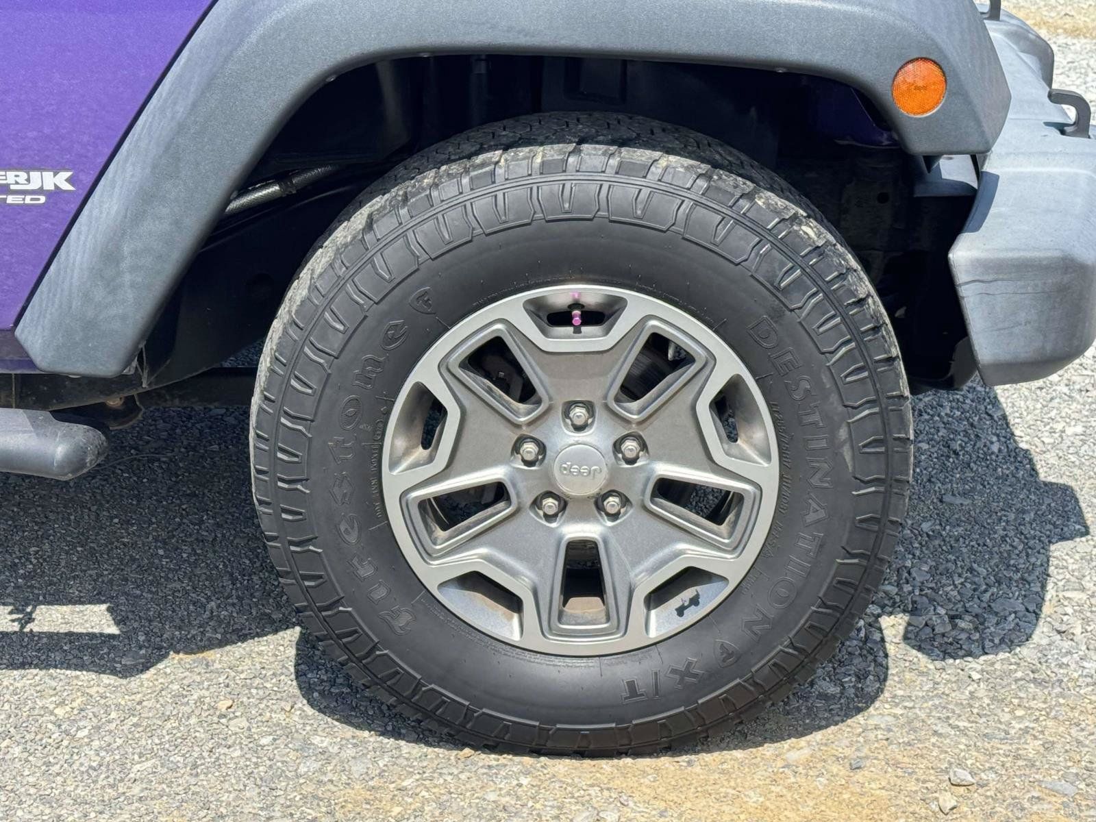 Used 2018 Jeep Wrangler Unlimited Rubicon w/ Connectivity Group AWD/4WD image 26
