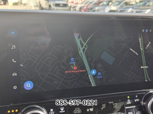 Used 2025 Toyota Highlander Platinum image 23