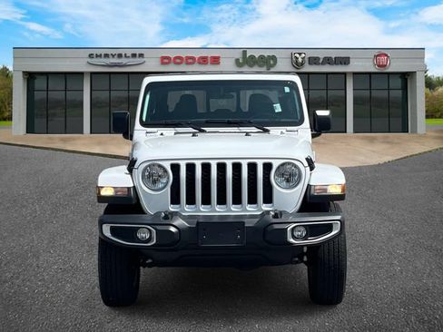 Used 2023 Jeep Gladiator Overland w/ Popular Equipment Package AWD/4WD image 9