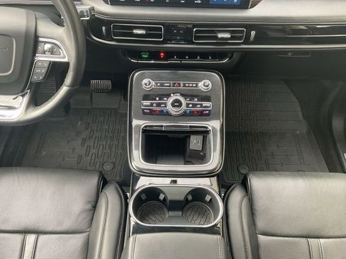 Used 2023 Lincoln Nautilus Reserve w/ Equipment Group 202A image 18