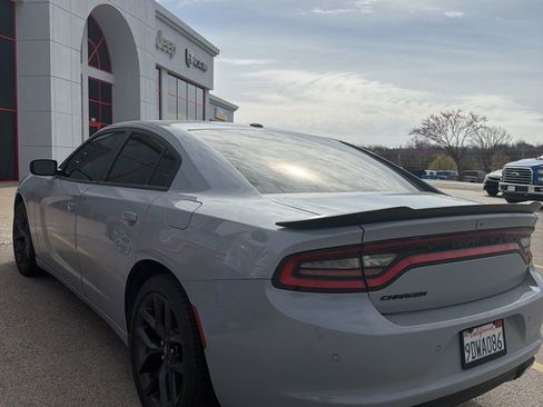 Used 2022 Dodge Charger SXT w/ Blacktop Package image 3