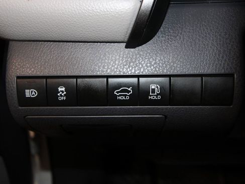 Used 2024 Toyota Camry SE FWD image 9