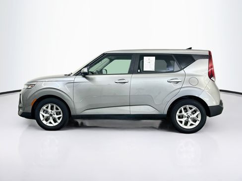 Used 2022 Kia Soul LX w/ Technology Package FWD image 4