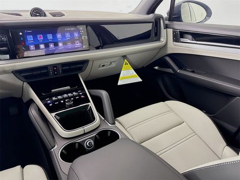 New 2026 Porsche Cayenne image 26