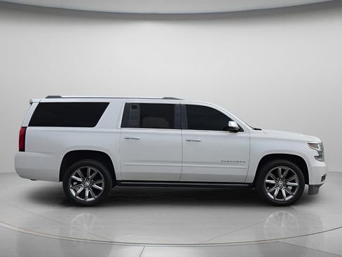 Used 2018 Chevrolet Suburban Premier RWD image 8