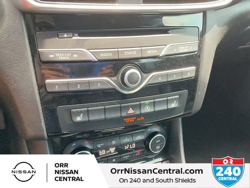 Used 2018 INFINITI QX30 AWD w/ Cargo Package image 23