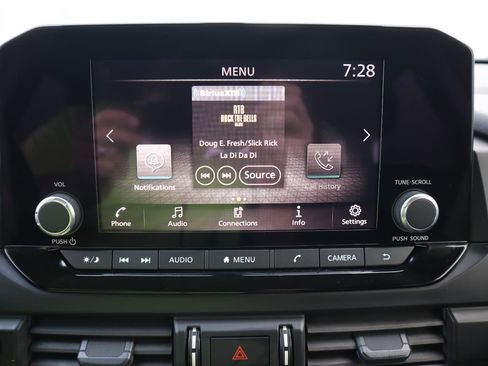 Used 2025 Nissan Pathfinder S image 24