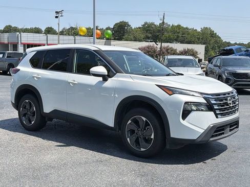 Used 2025 Nissan Rogue SV FWD image 7