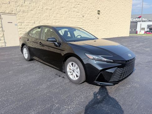 Used 2026 Toyota Camry LE FWD image 7