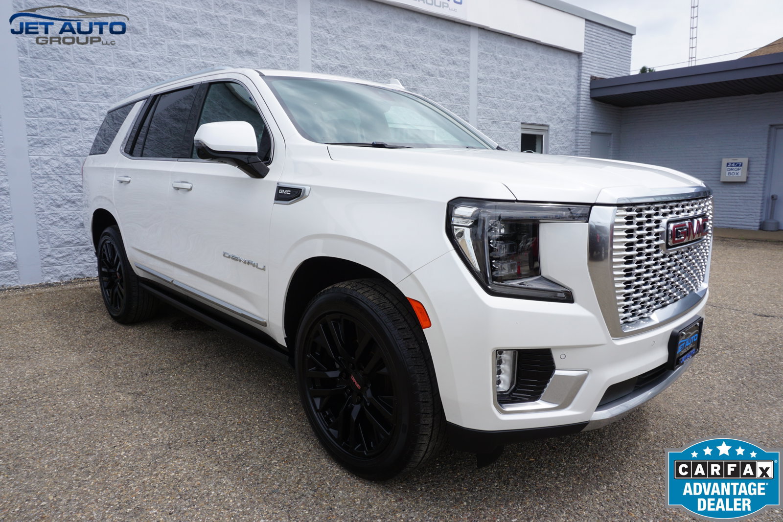 Used 2022 GMC Yukon Denali w/ Denali Ultimate Package AWD/4WD image 1