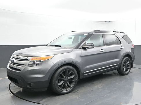 Used 2014 Ford Explorer XLT w/ Equipment Group 202A image 6