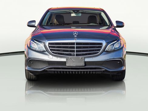 Used 2020 Mercedes-Benz E 350 4MATIC Sedan w/ Parking Assistance Package image 4