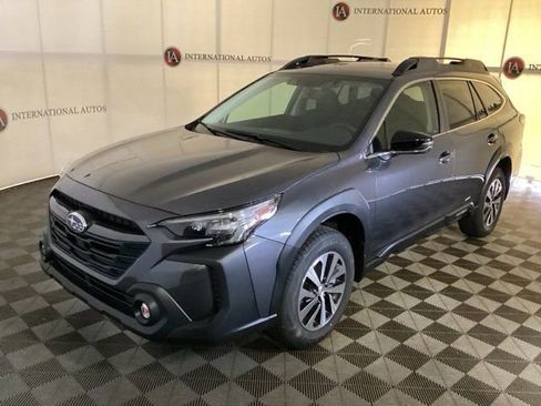Used 2025 Subaru Outback Premium AWD/4WD image 1