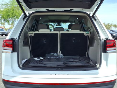 Certified 2024 Volkswagen Atlas SE w/ Panoramic Sunroof Package image 18
